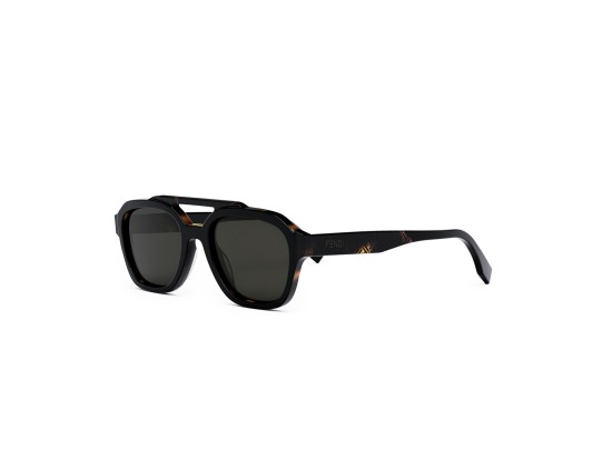 MAISON FENDI FE40076U 2
